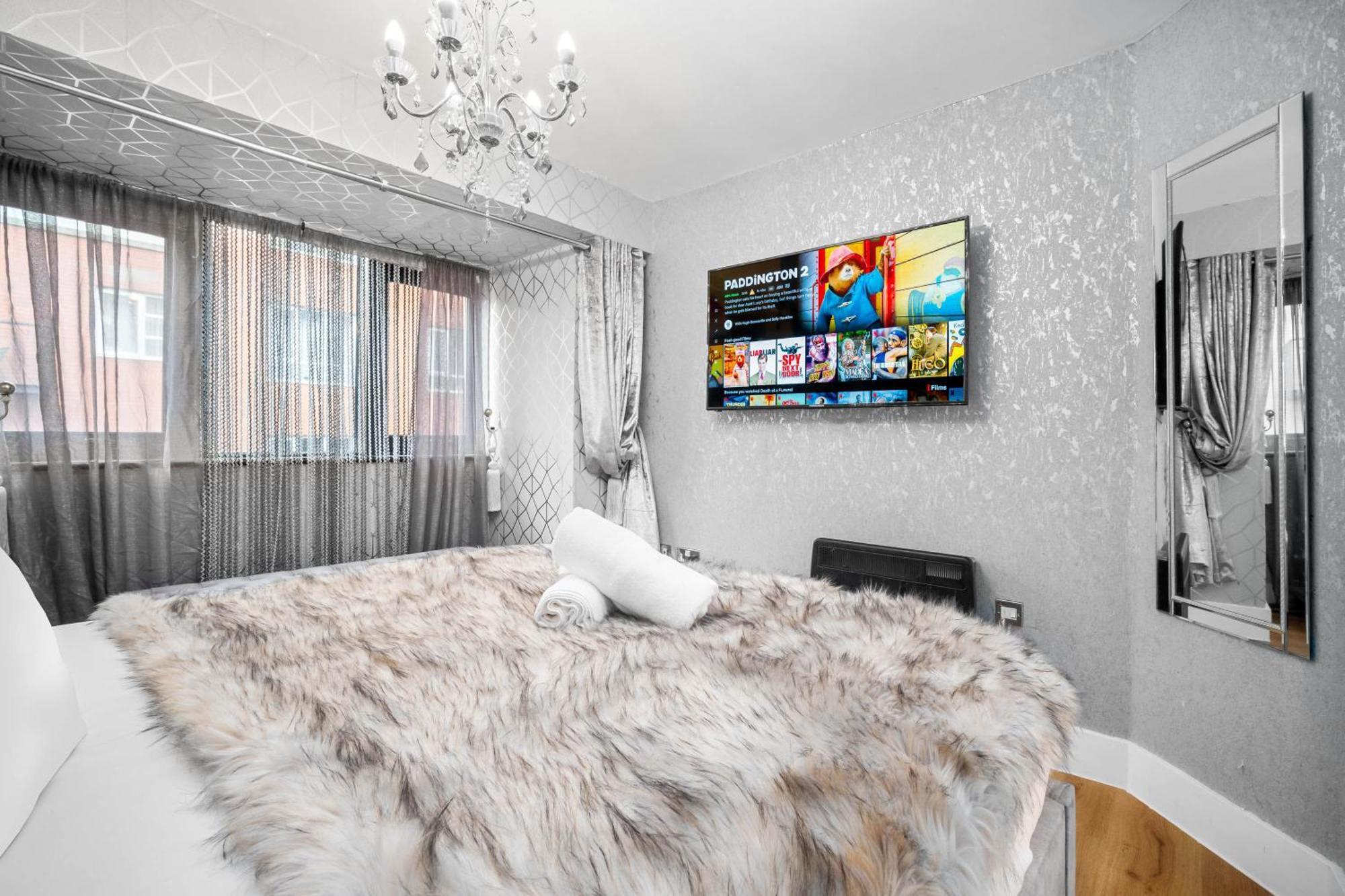 Luxury 1 Bed Flat With Parking 11K - Top Rated - Netflix - Wifi - 70 Inch Smart Tv - Birmingham City Centre - Tv In Bedroom - Top Rated Esterno foto