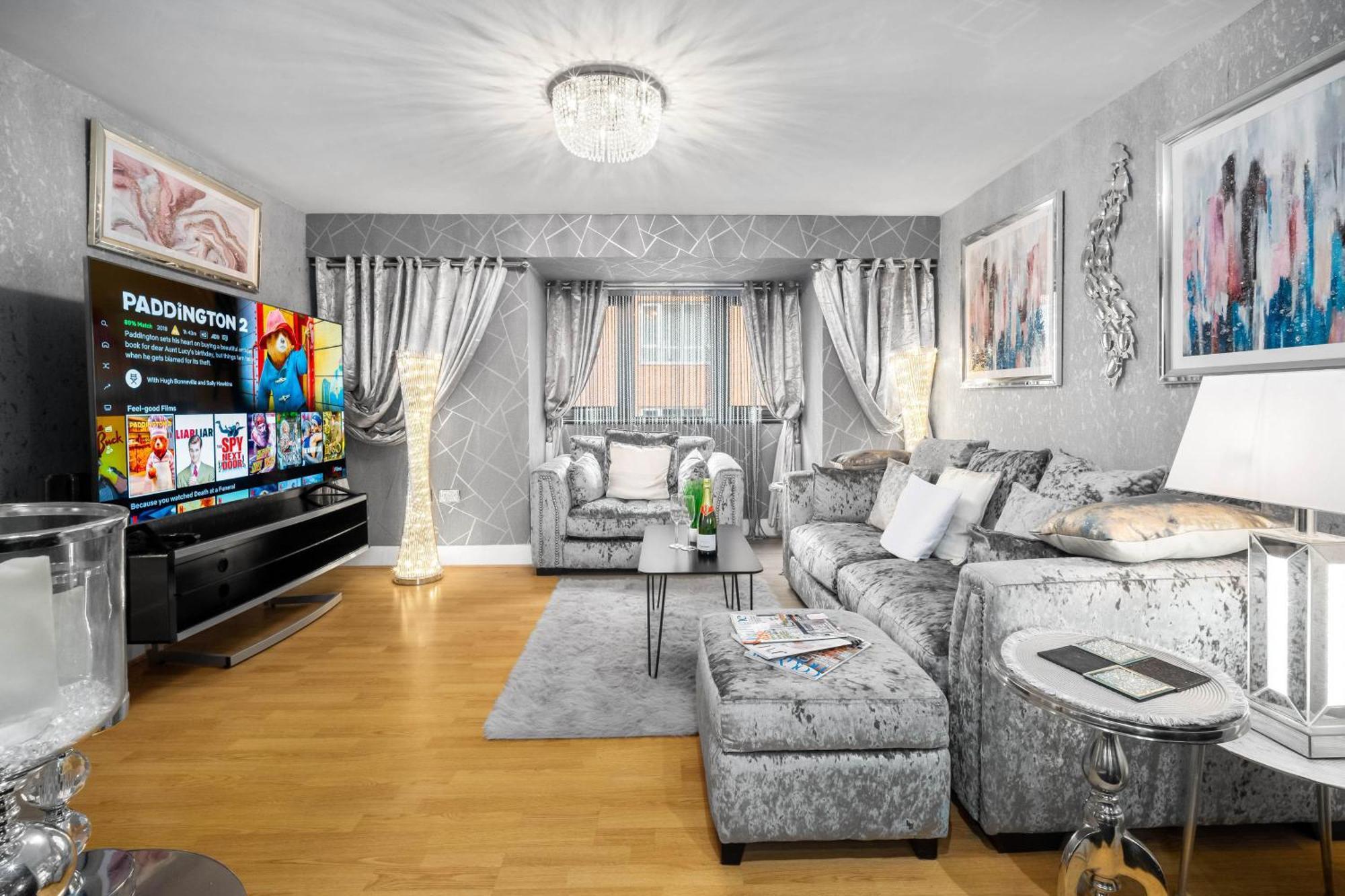 Luxury 1 Bed Flat With Parking 11K - Top Rated - Netflix - Wifi - 70 Inch Smart Tv - Birmingham City Centre - Tv In Bedroom - Top Rated Esterno foto